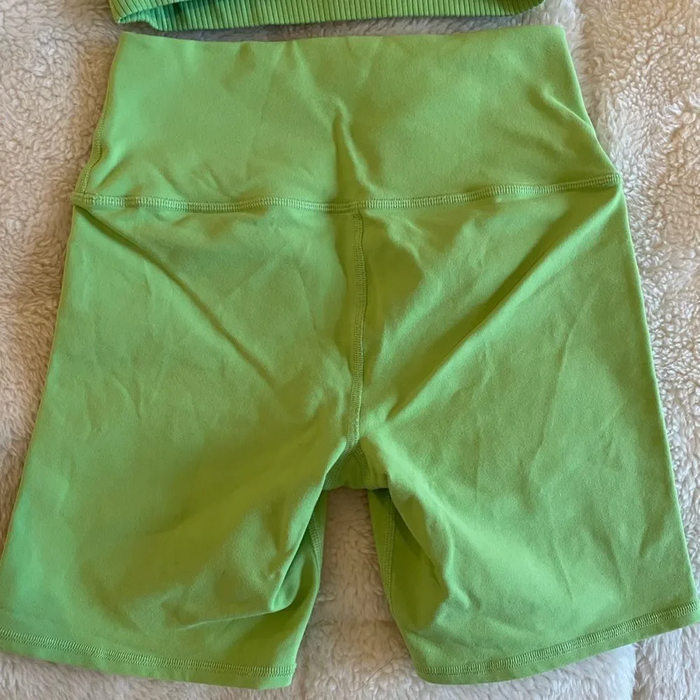 Alo Yoga Green Set Wellness Bra and Airbrush 7" Biker Short | SZ S - Picture 7 of 14